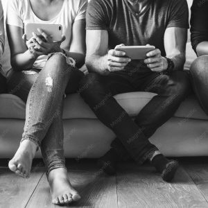 Pessoas conectadas em uma comunidade digital de marca