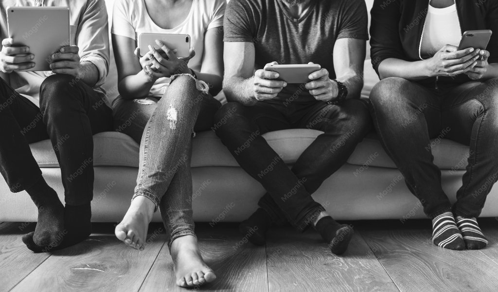Pessoas conectadas em uma comunidade digital de marca