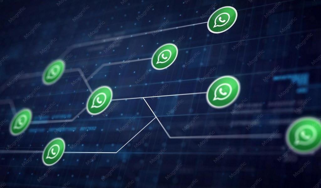 Ícone do WhatsApp conectado em circuito digital simbolizando marketing conversacional