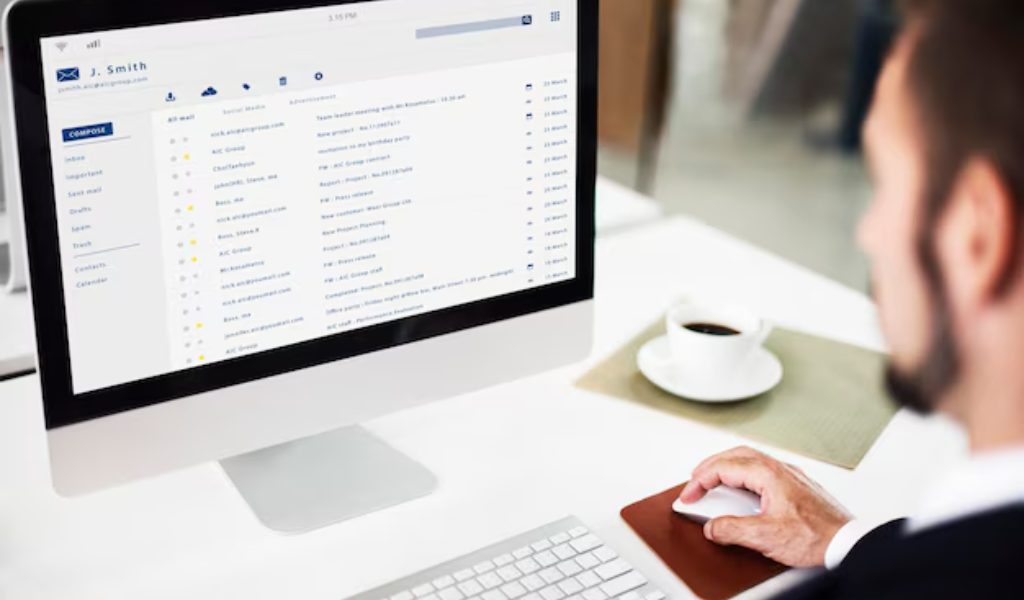 Caixa de entrada de e-mail em uma interface online